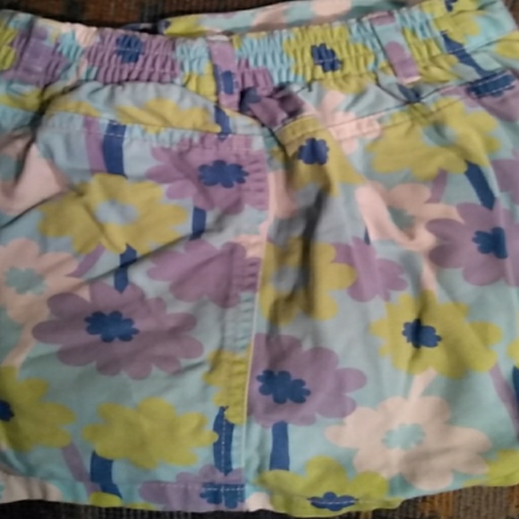 *2 for $20* Girls Floral Skort Circo Size 4/5 XS - Picture 2 of 3